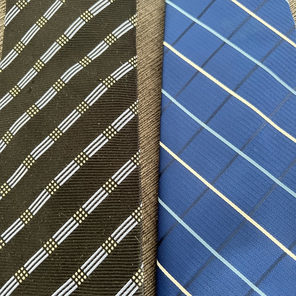 Van Heusen Silk Ties Lot of 2